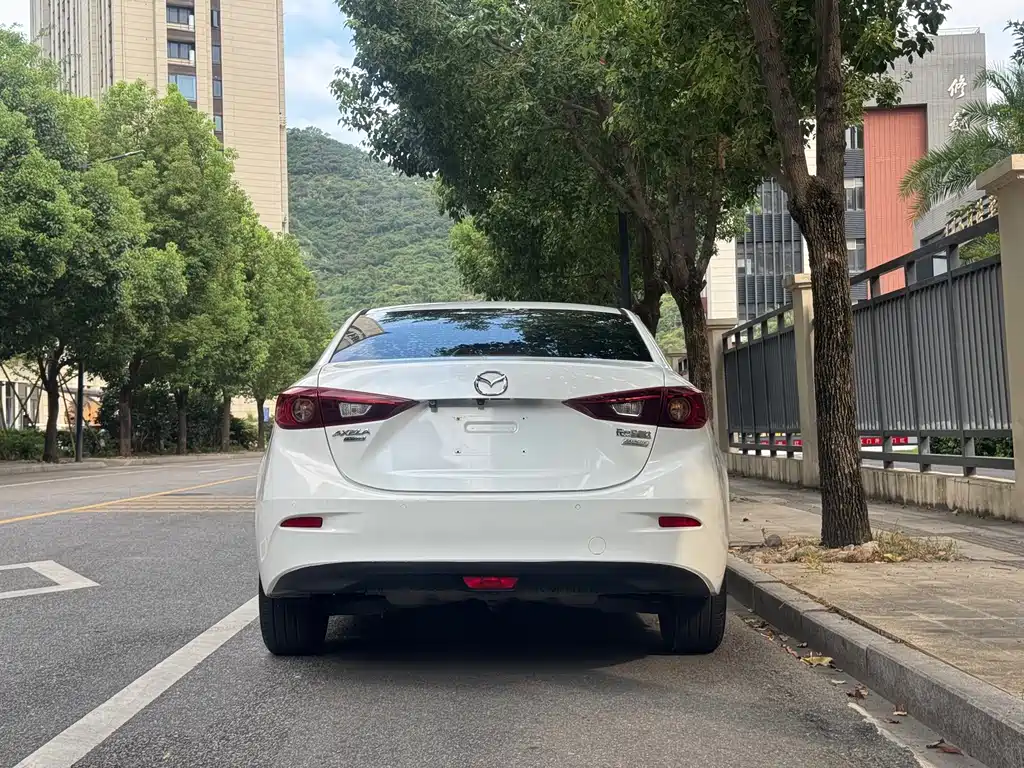Mazda 3 Axela — миниатюра 8