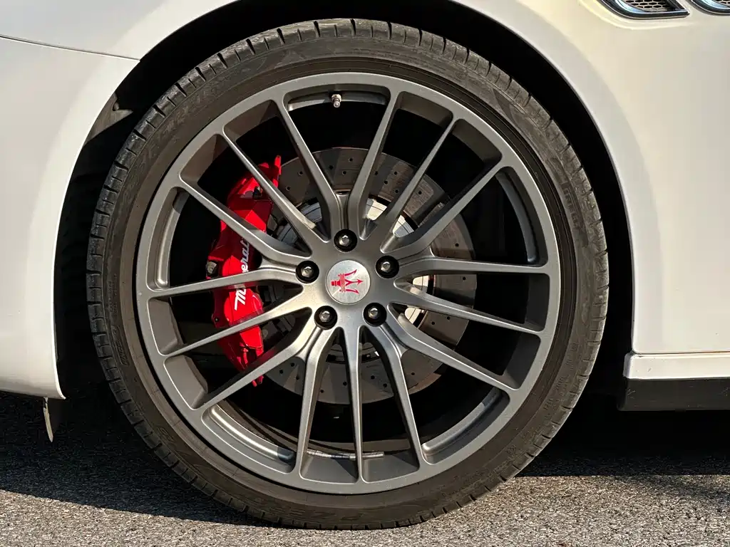 Maserati Quattroporte — миниатюра 8