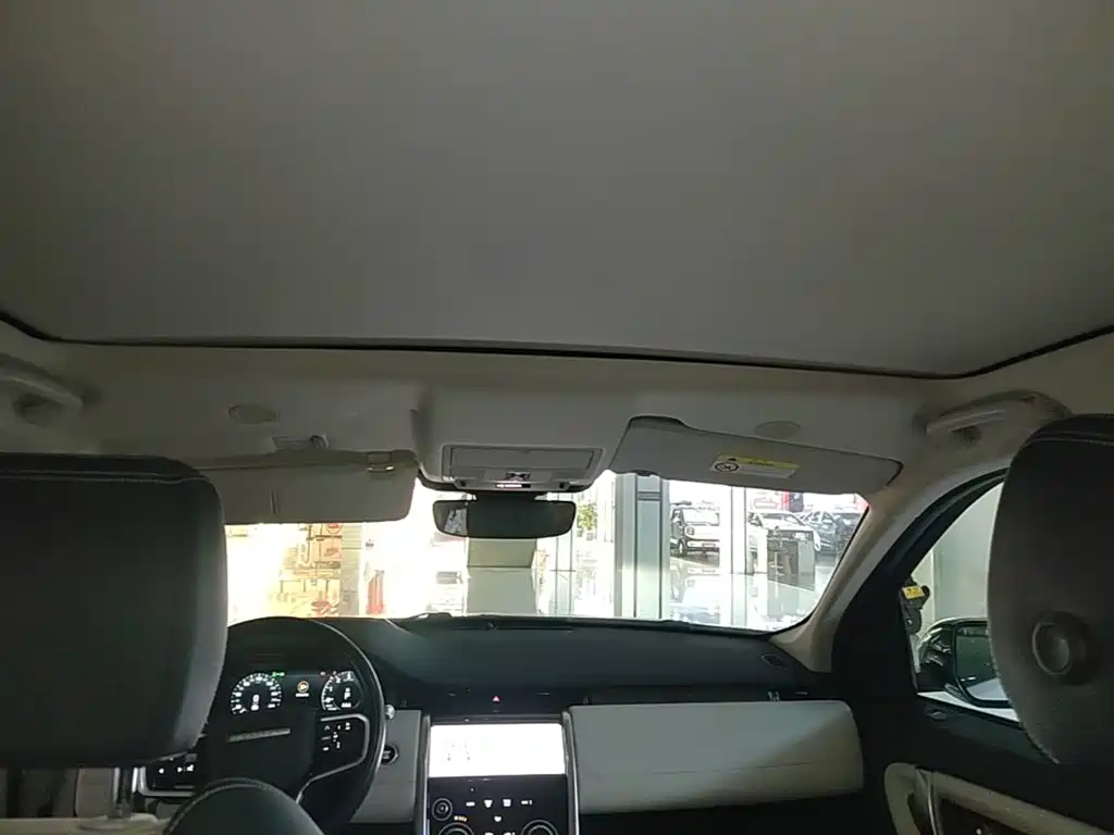 Land Rover Discovery Sport Hybrid — миниатюра 18