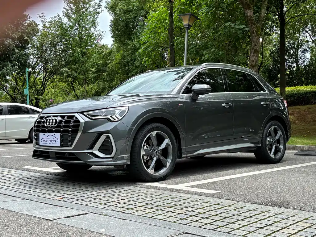 Audi Q3 2023 35 TFSI Fashion (1.4T)