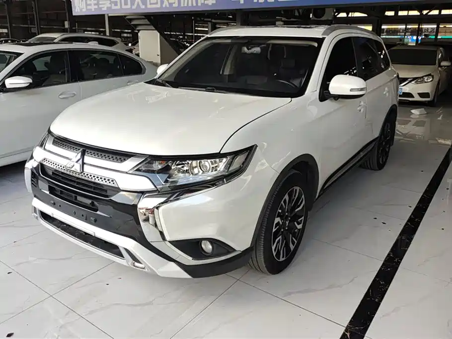 MITSUBISHI OUTLANDER