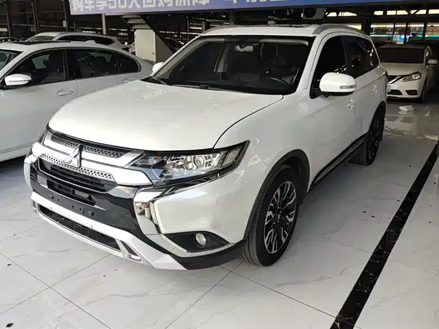 MITSUBISHI OUTLANDER 2021