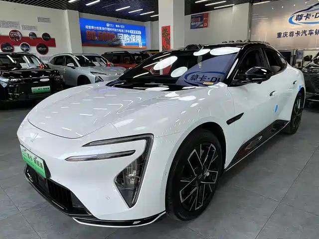 2025 Avatr 06