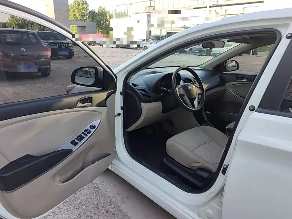 Hyundai Verna — миниатюра 16