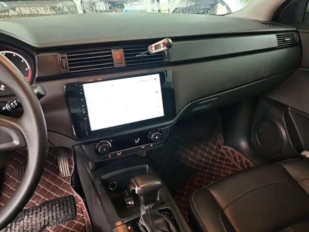 Qoros Qoros 3 — миниатюра 13
