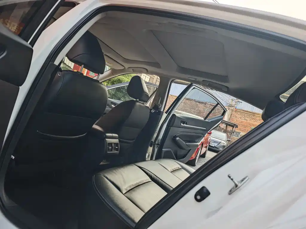 Nissan Teana — миниатюра 12
