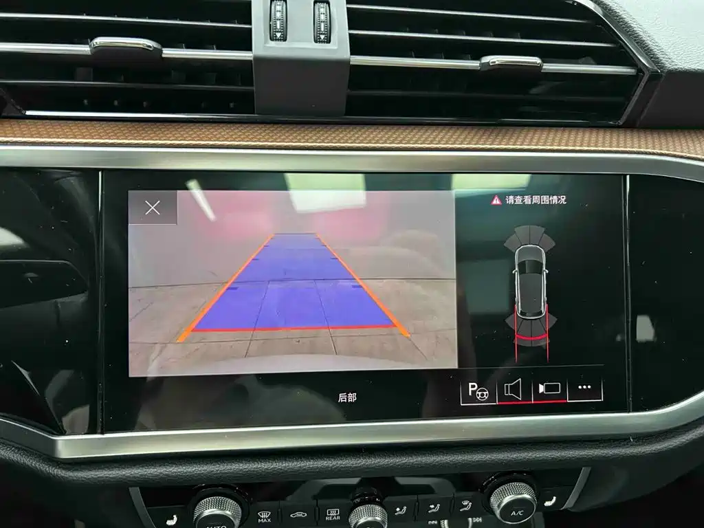 Audi Q3 — миниатюра 12