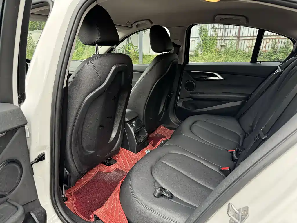 BMW 1 Series — миниатюра 8
