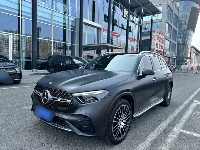 MERCEDES-BENZ GLC