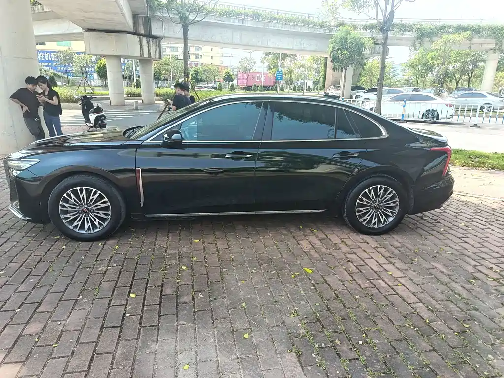Hongqi Hongqi H5 — миниатюра 3