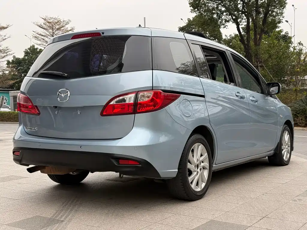Mazda 5 2011 2.0L AT Luxury