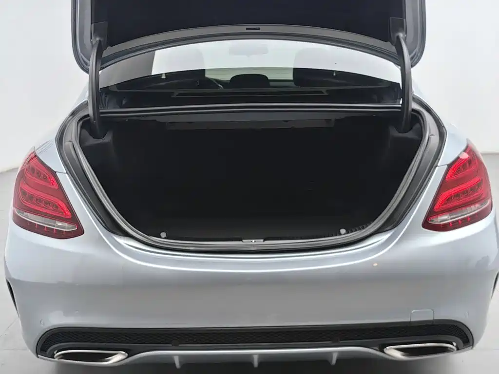 Mercedes-Benz C-Class — миниатюра 16