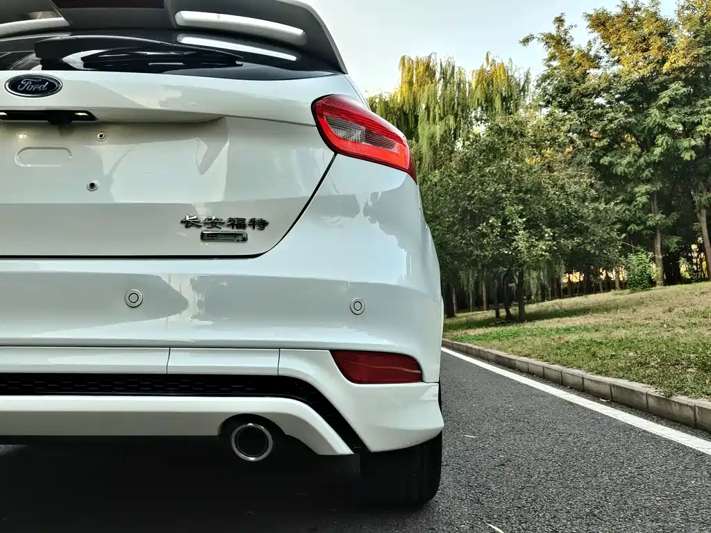 Ford Focus — миниатюра 14