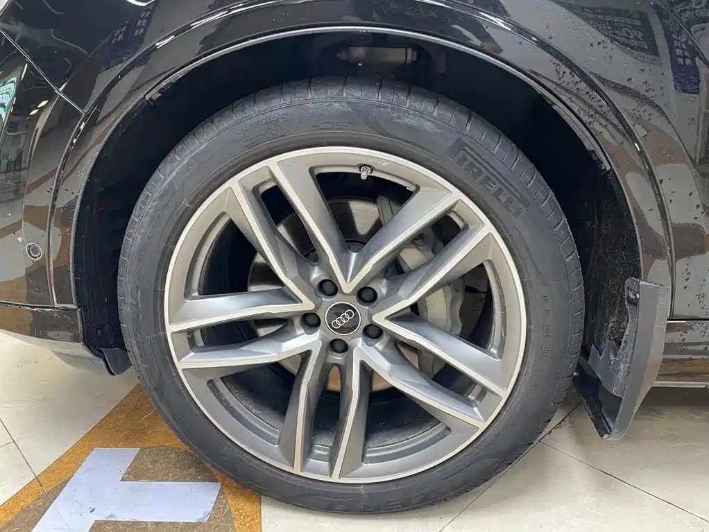 Audi Q7 — миниатюра 6