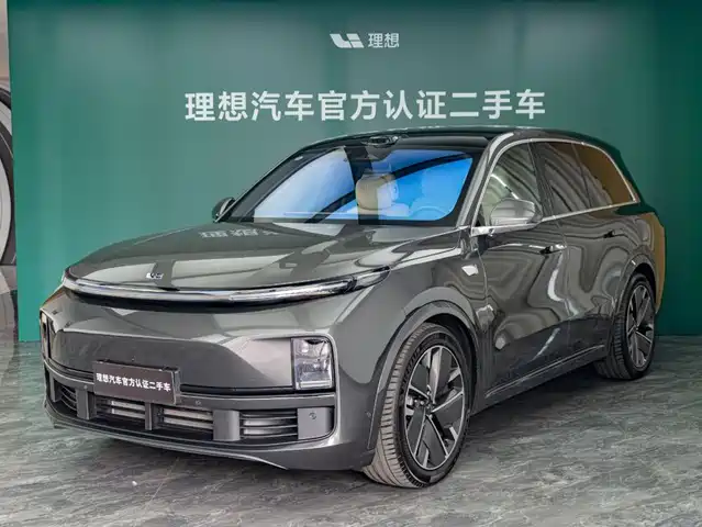 2025 Li Xiang L8