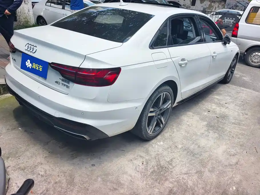 Audi A4L 2022 40 TFSI Luxury