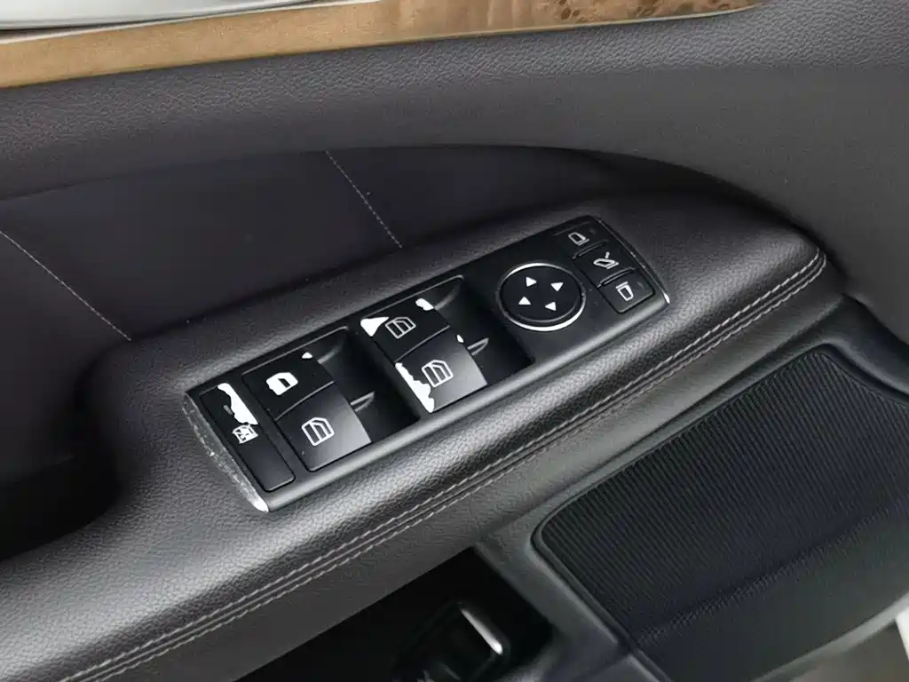Mercedes-Benz CLS — миниатюра 9