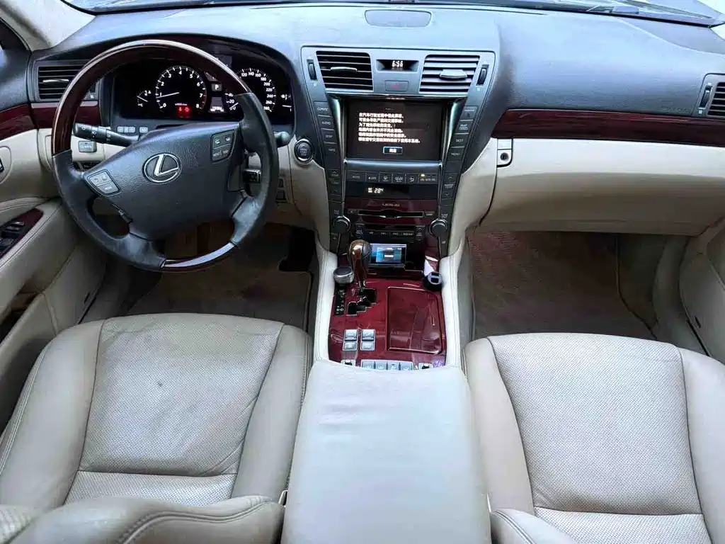 Lexus LS 2006 460L