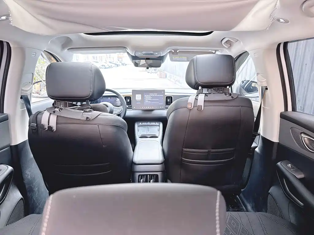 BYD Sealion 05 EV — миниатюра 11
