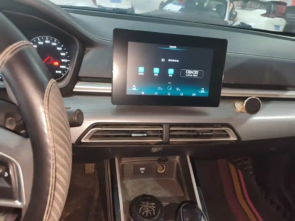 BYD Qin — миниатюра 13