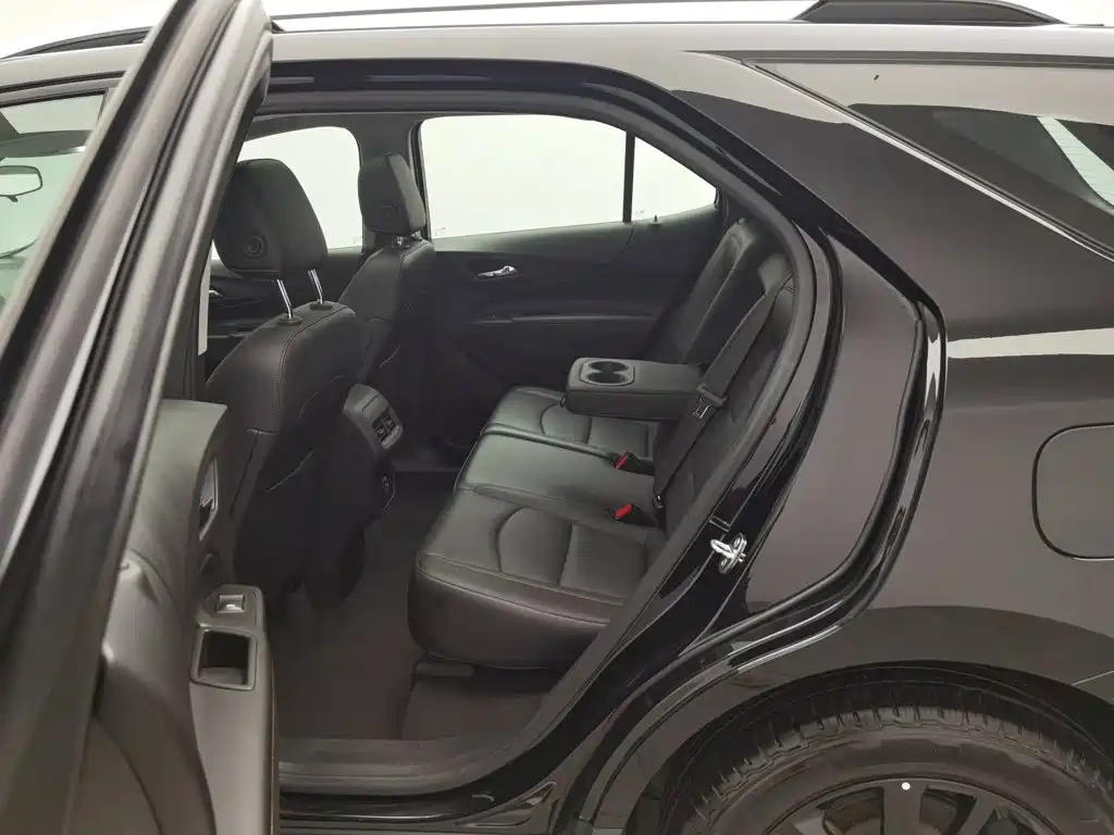 Chevrolet Equinox — миниатюра 15