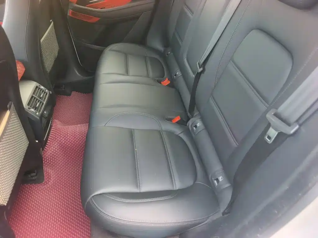 Jaguar E-PACE — миниатюра 13