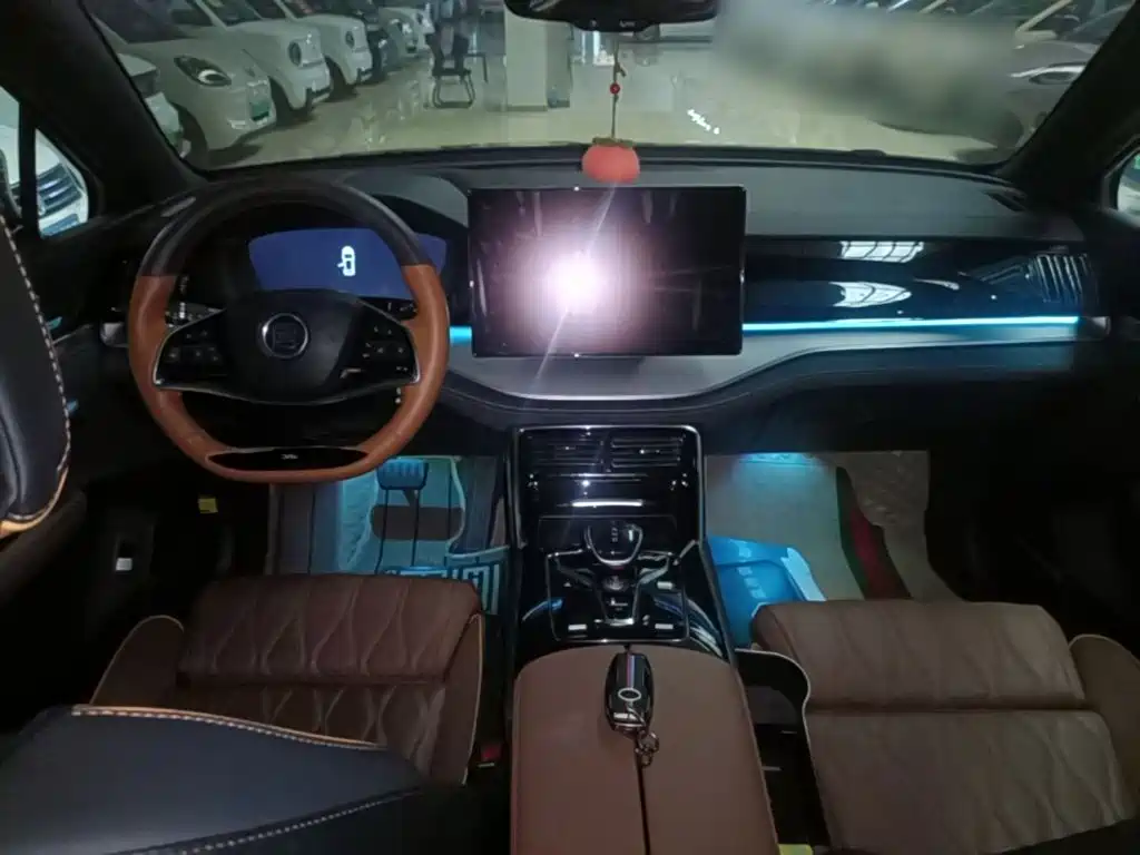 BYD Tang New Energy — миниатюра 10