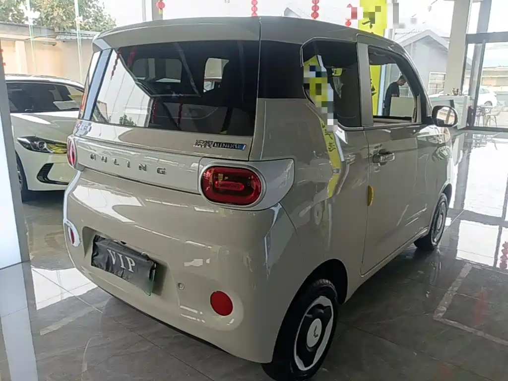 Wuling MINIEV — миниатюра 7