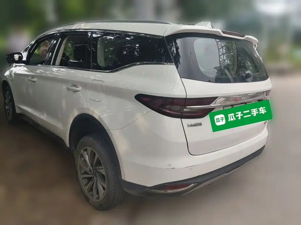 Geely Jia Ji New Energy — миниатюра 4