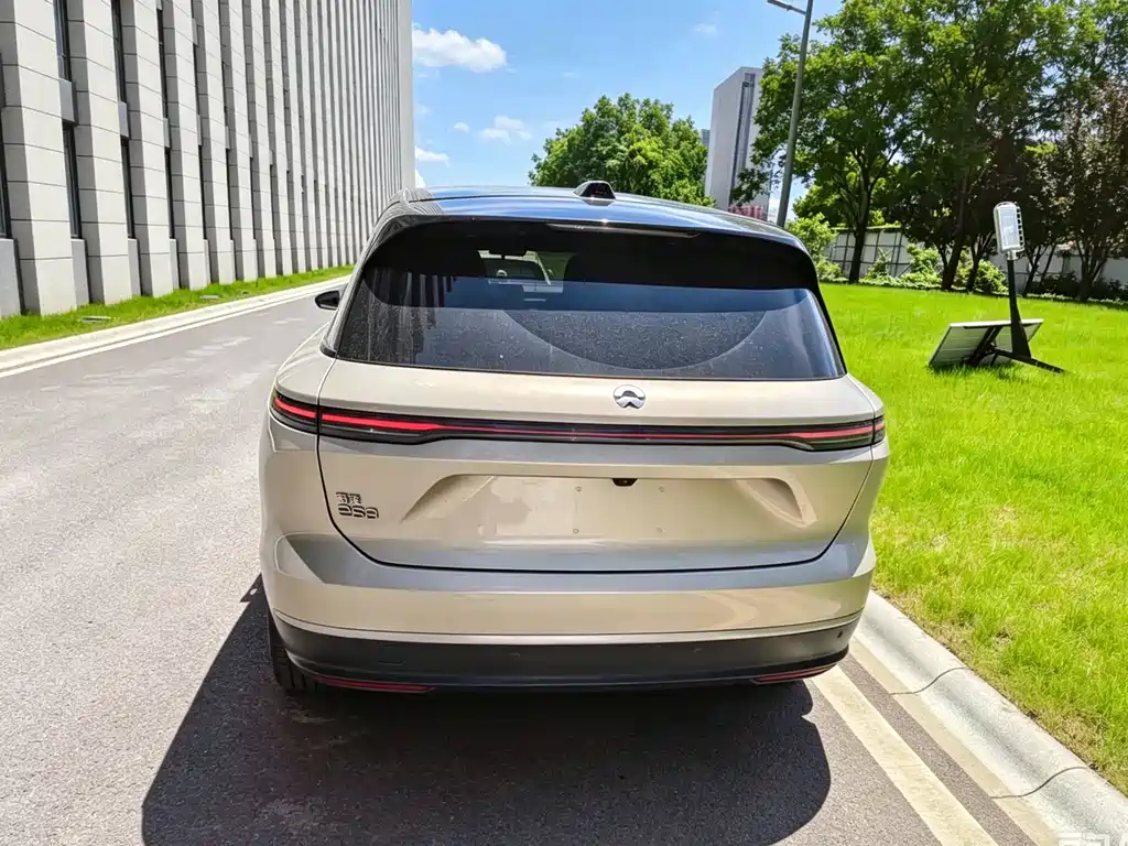 NIO ES8 2023 100kWh