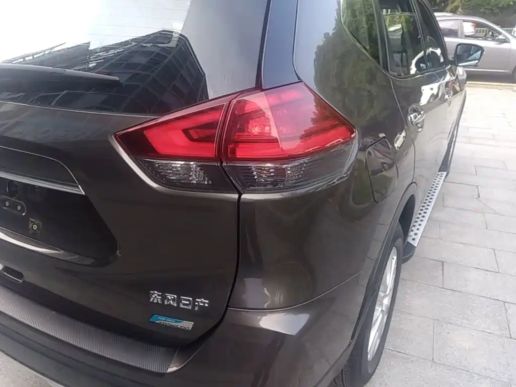 Nissan X-Trail — миниатюра 8