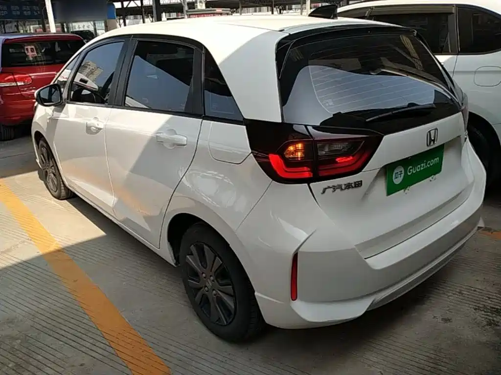 Honda Fit — миниатюра 5