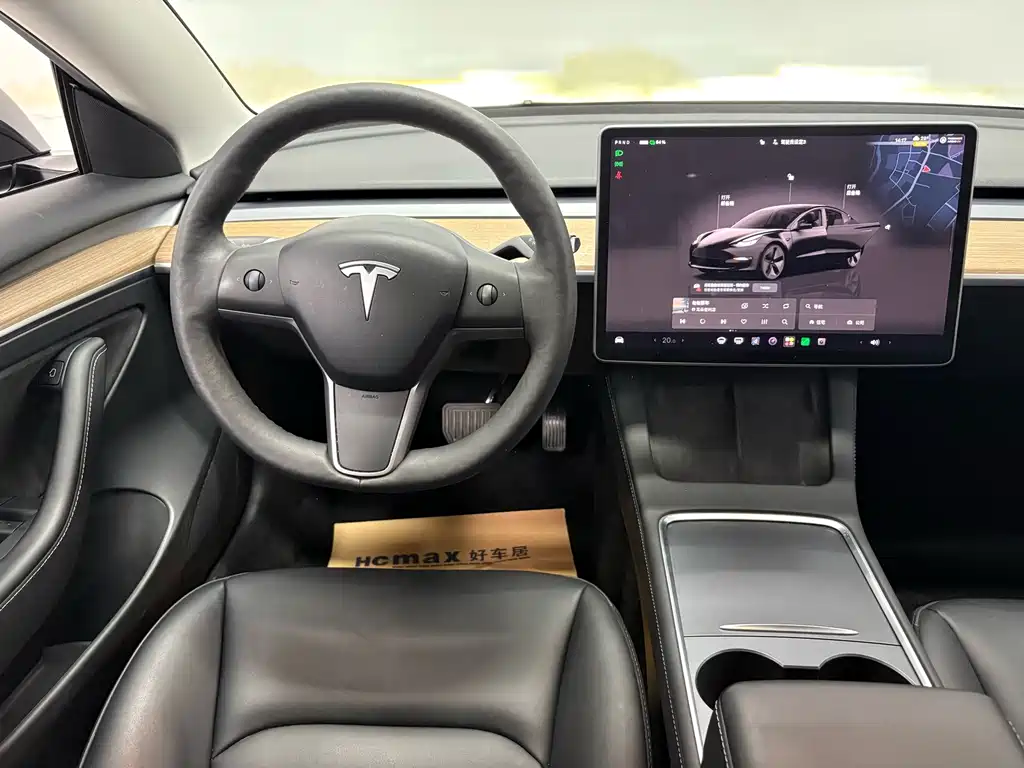 Tesla Model 3 — миниатюра 12