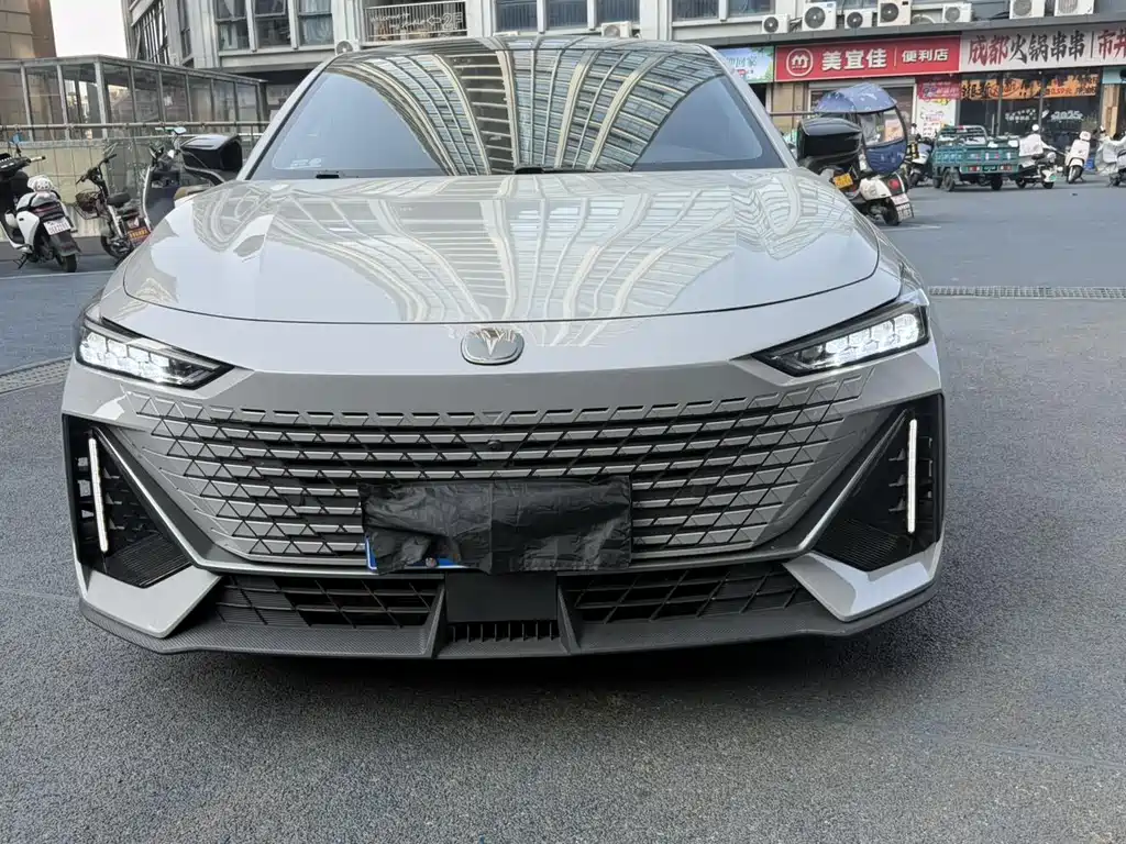 Changan UNI-V 2022 1.5T Luxury