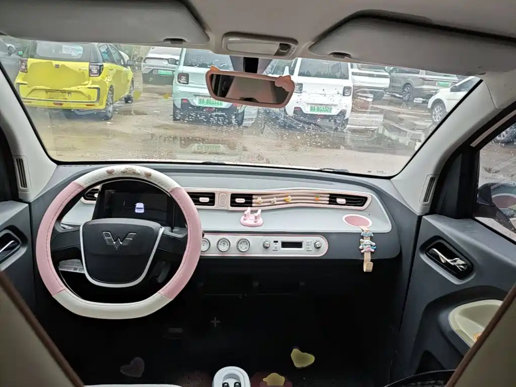 Wuling MINIEV — миниатюра 10