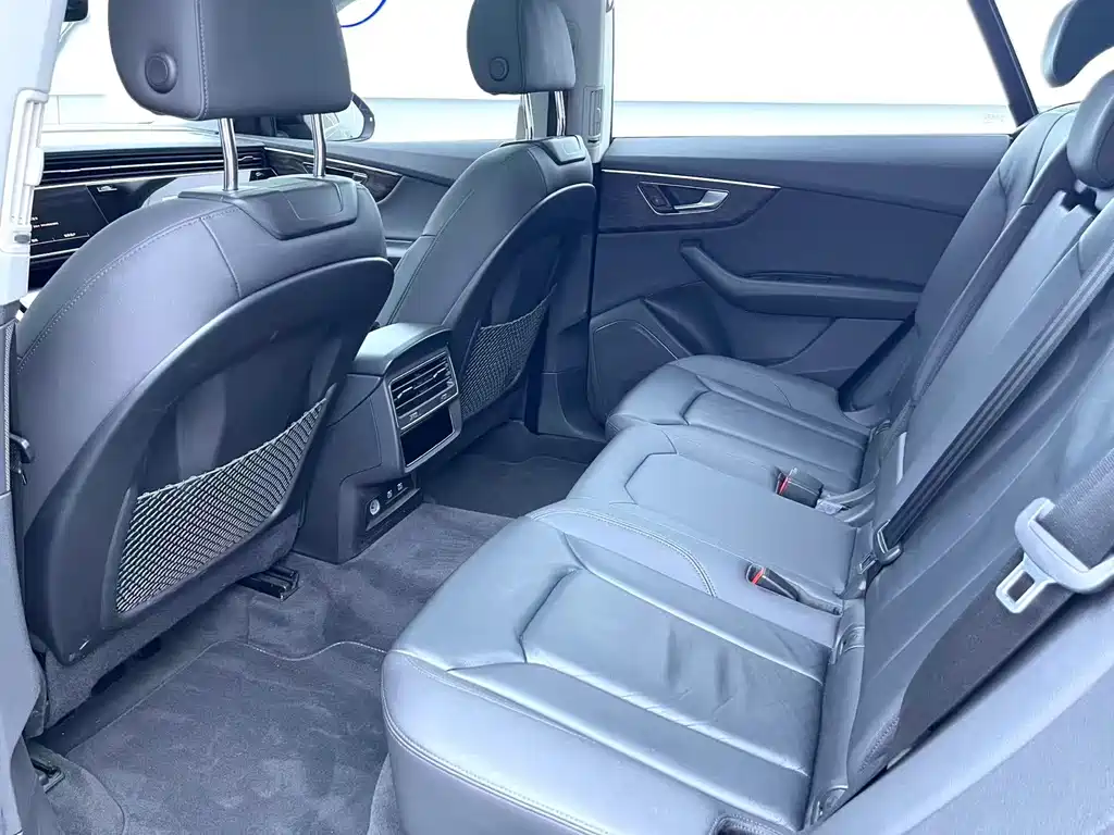 Audi Q8 — миниатюра 6