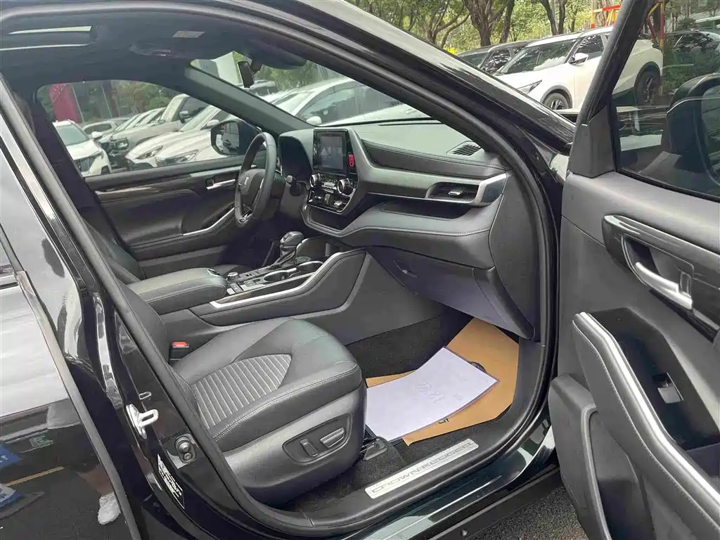 Toyota Crown Kluger — миниатюра 16