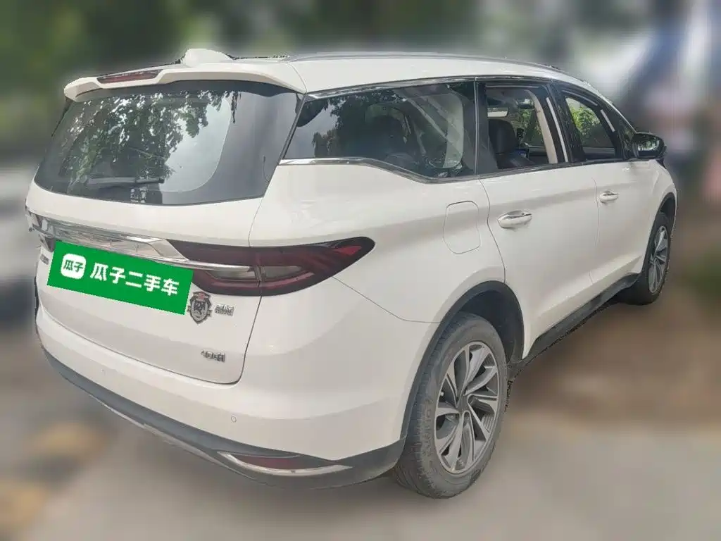 Geely Jia Ji New Energy — миниатюра 6