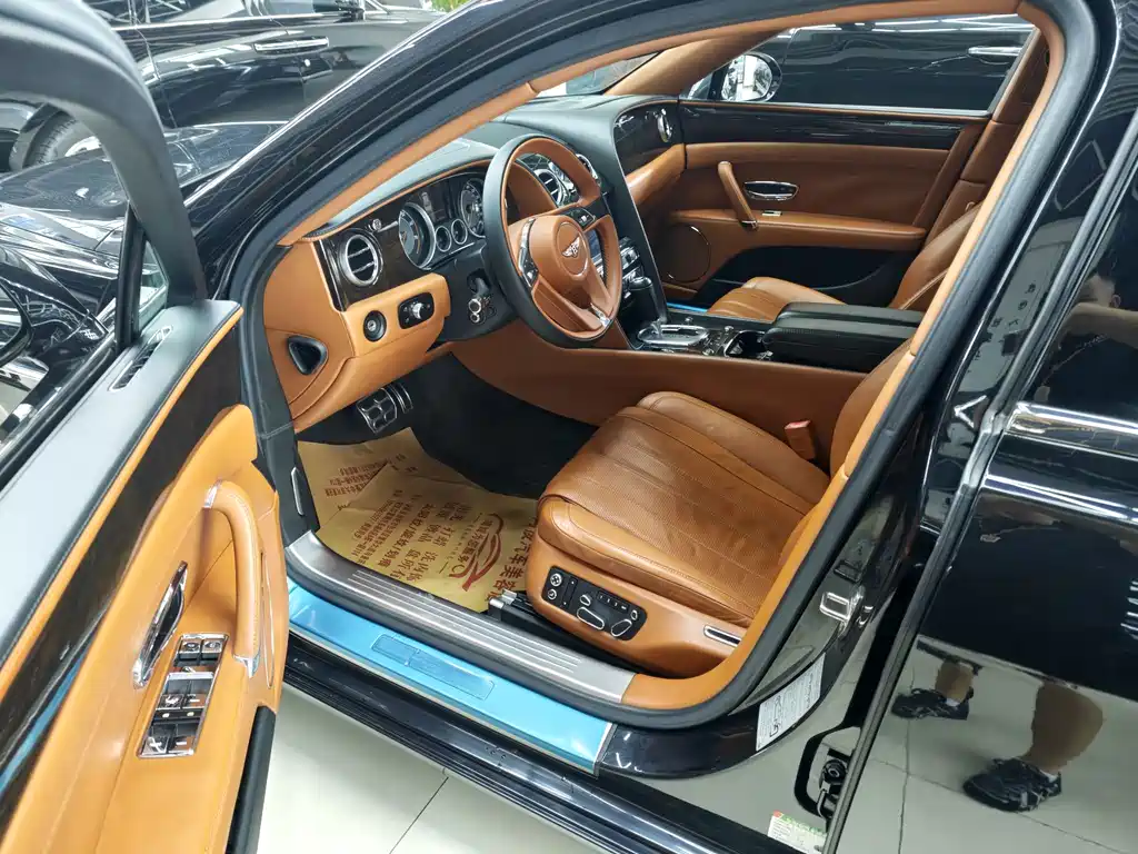 Bentley Flying Spur — миниатюра 4