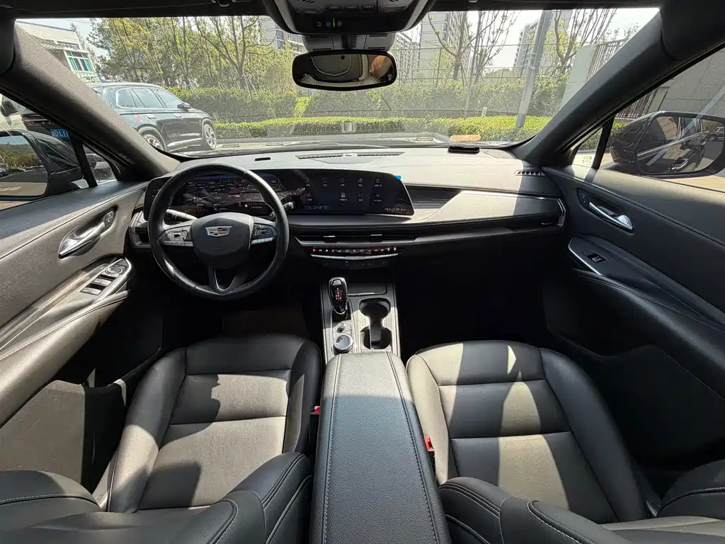 Cadillac XT4 — миниатюра 10