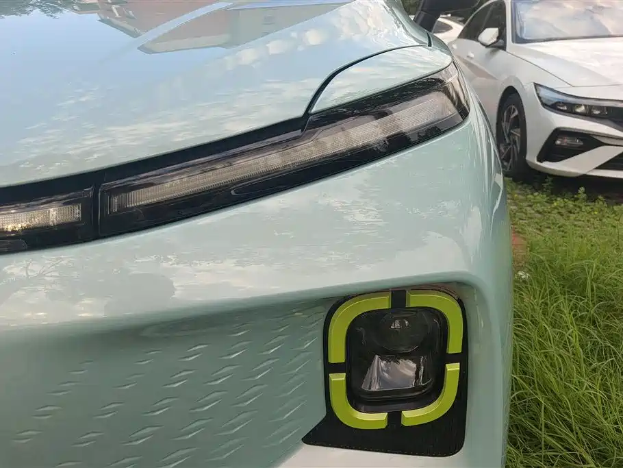 Geely E Firefly E 2022 320KM 4 мест