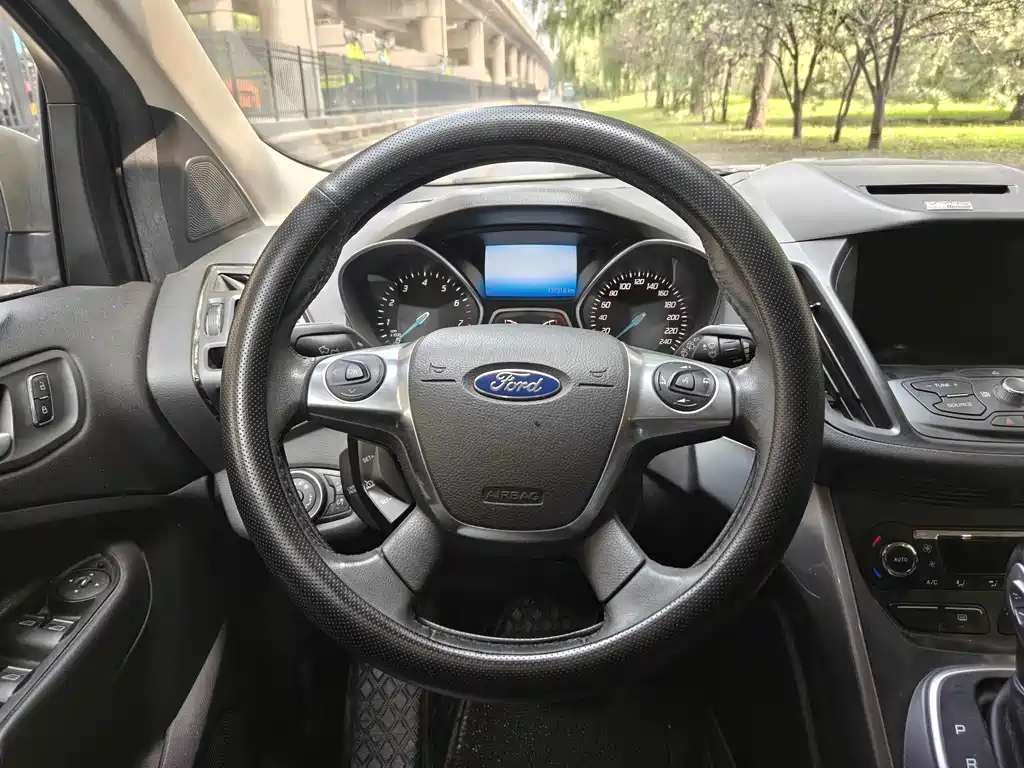 Ford Kuga — миниатюра 16