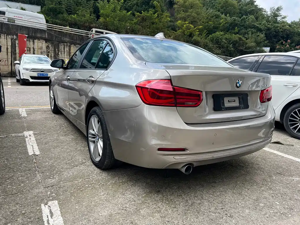 BMW 3 Series — миниатюра 8