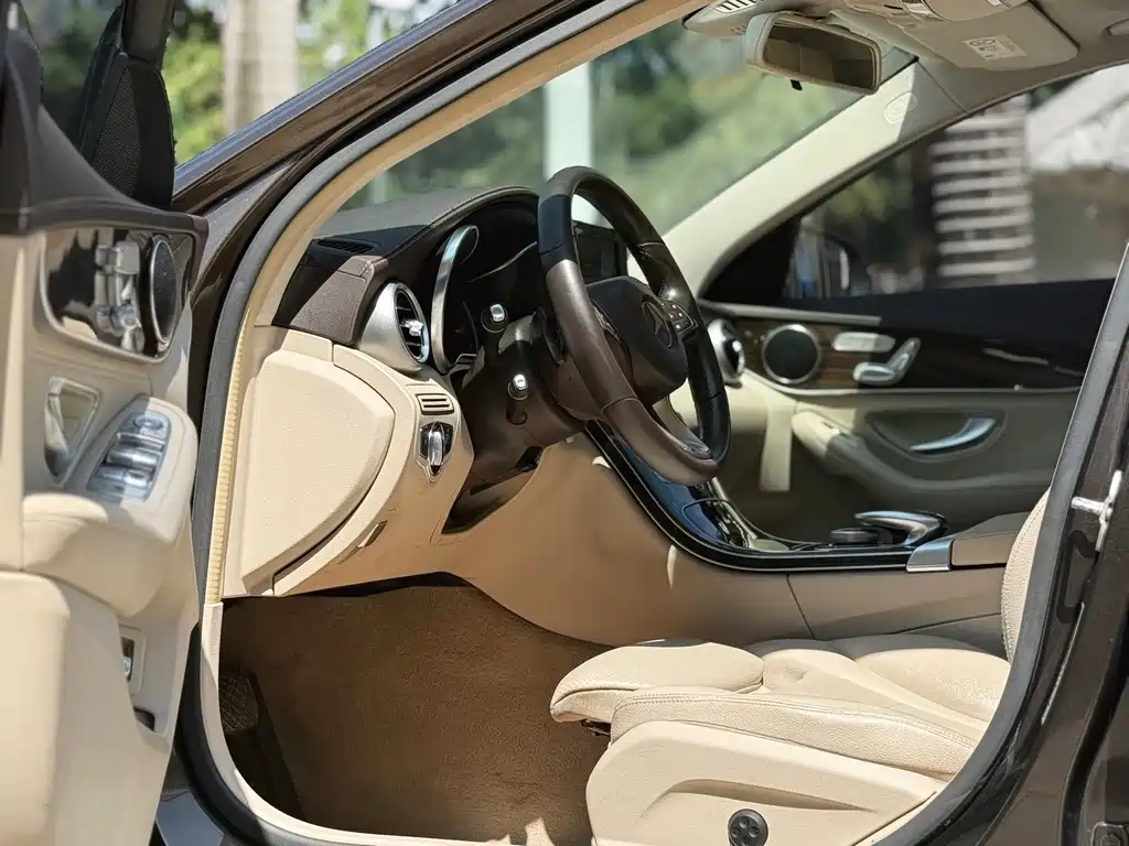 Mercedes-Benz C-Class — миниатюра 4