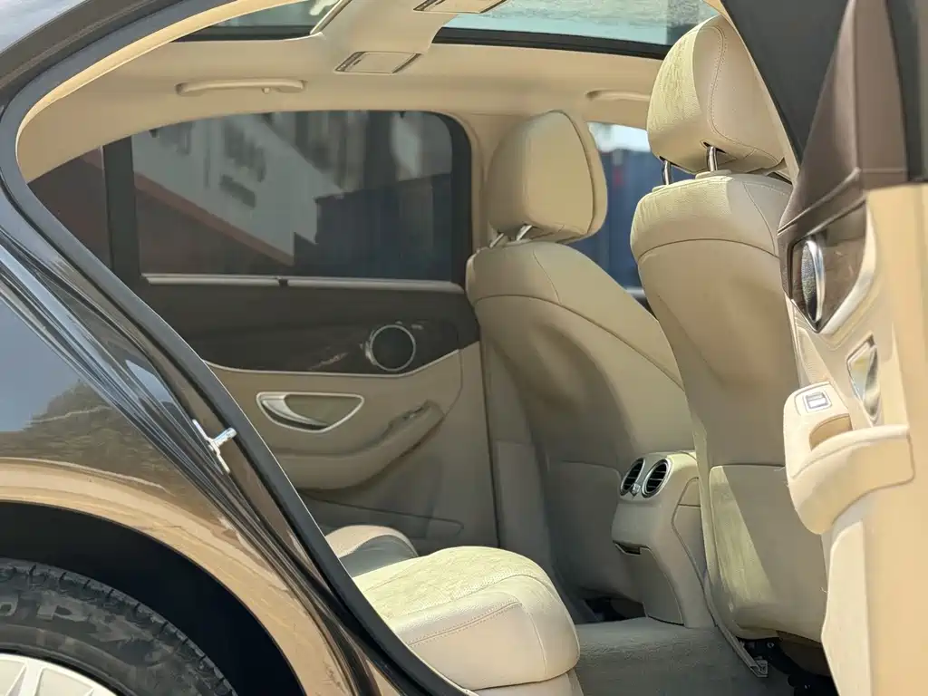 Mercedes-Benz C-Class — миниатюра 7