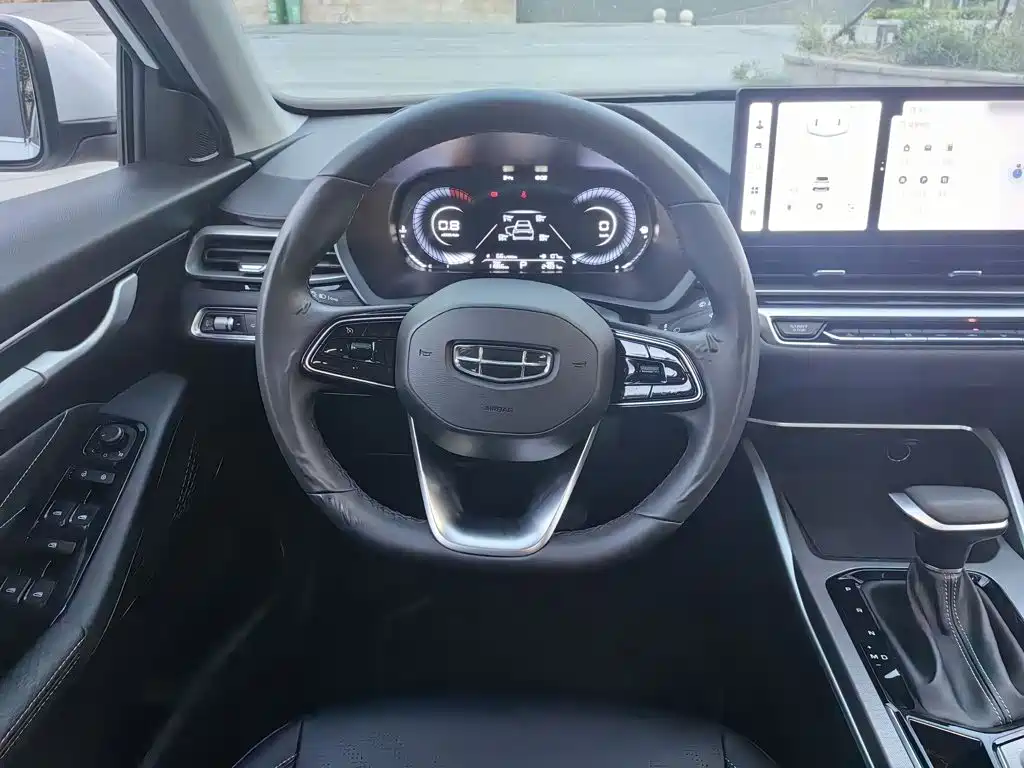 Geely Emgrand — миниатюра 15