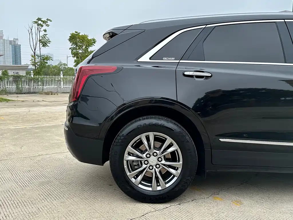 CADILLAC XT5