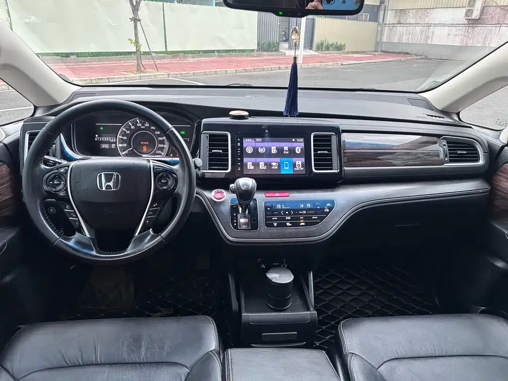 Honda Elysion — миниатюра 11