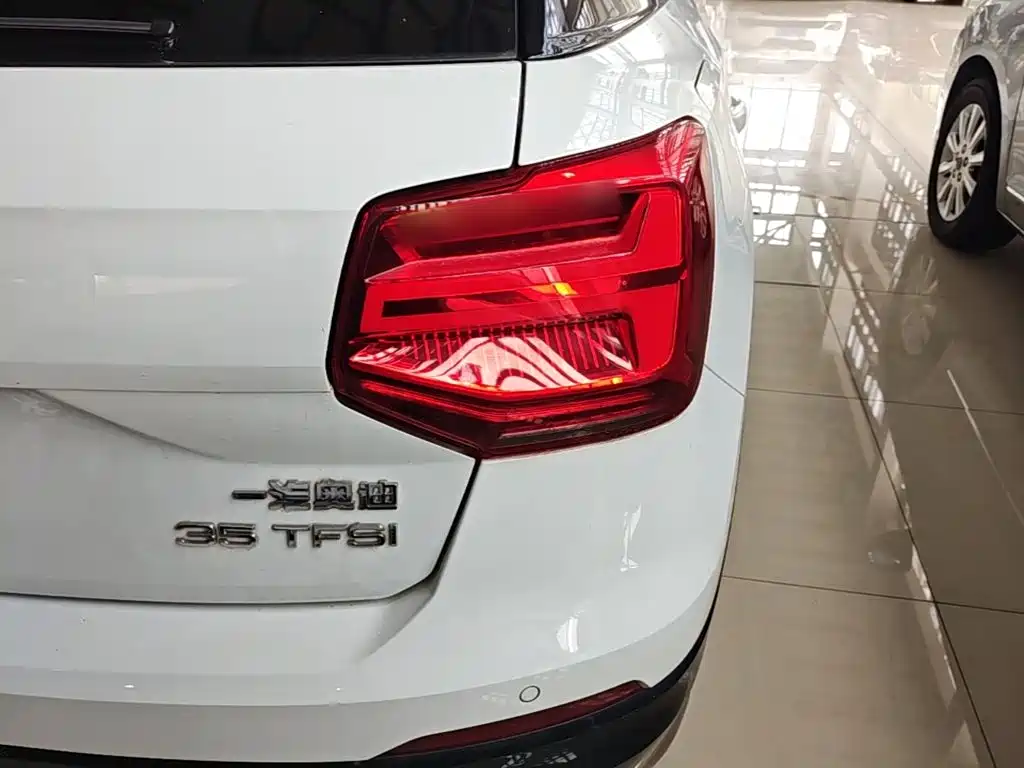 Audi Q2L — миниатюра 8