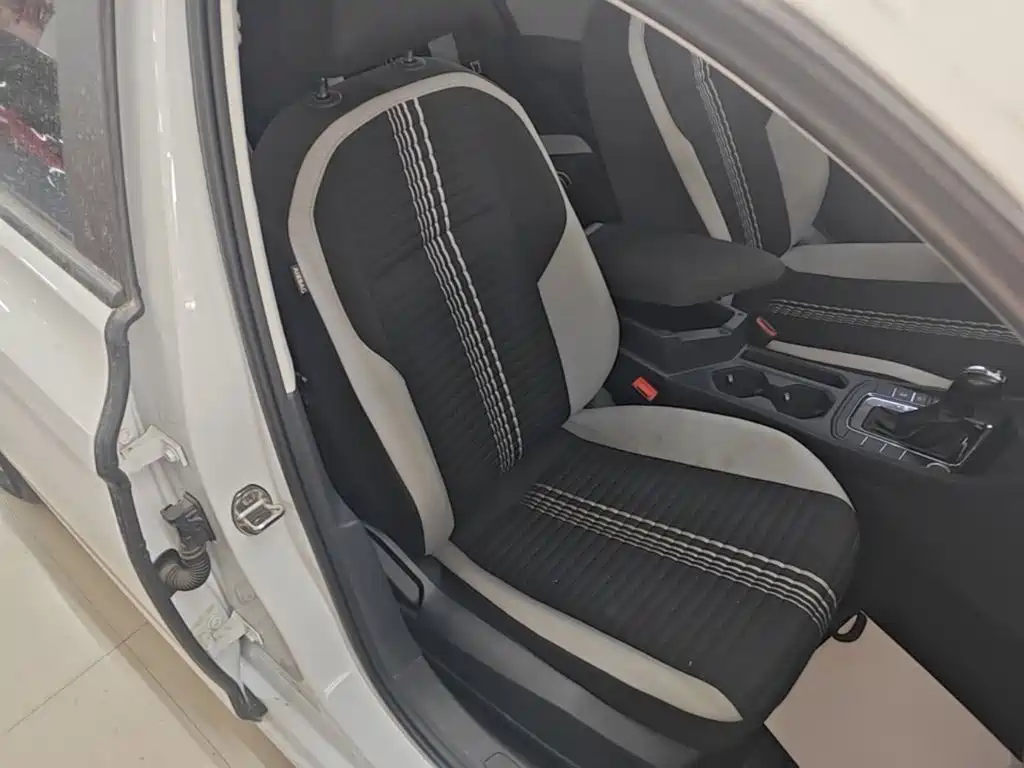 Volkswagen Bora — миниатюра 25